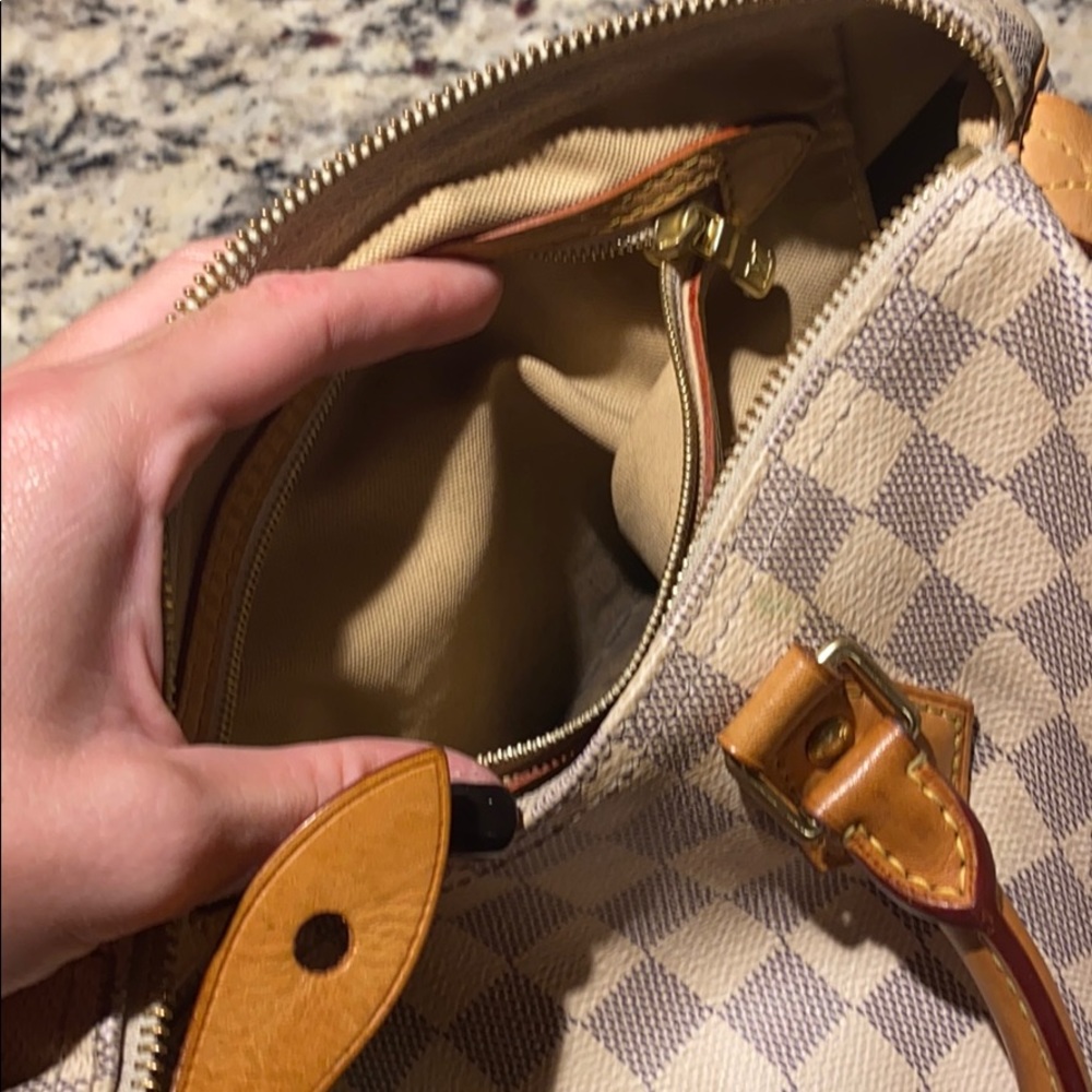 Louis Vuitton purse - Picture 7 of 8